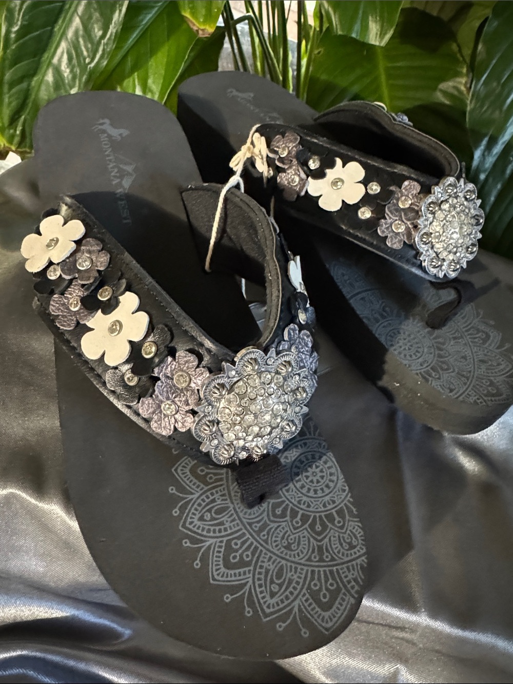 Montana West Black Floral Embellished with Silver Jeweled Center - Size 10
